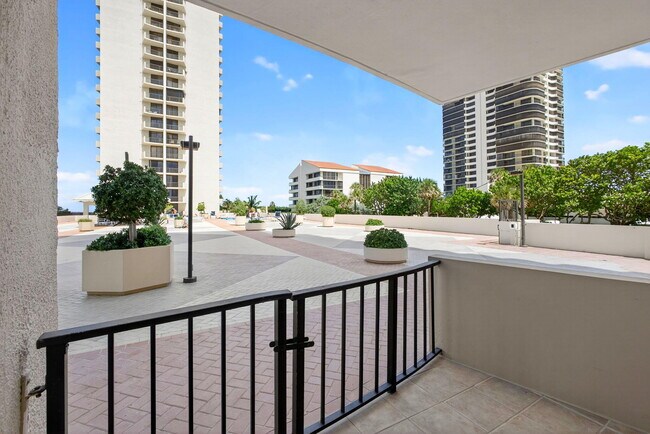 Building Photo - 4200 N Ocean Dr