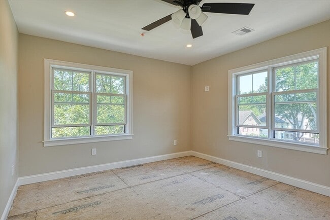 Building Photo - 369 Grant St