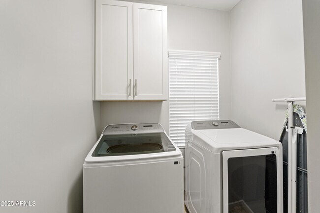 Building Photo - 714 E Boca Raton Rd