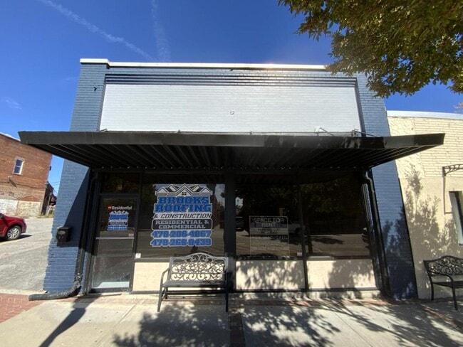 Building Photo - 61 E Main St