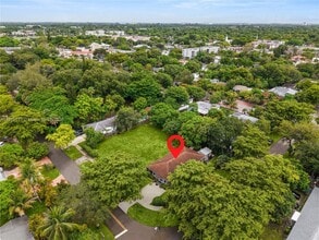 Building Photo - 1081 NE 132nd St