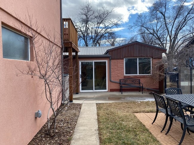 Building Photo - 444 E Montezuma Ave