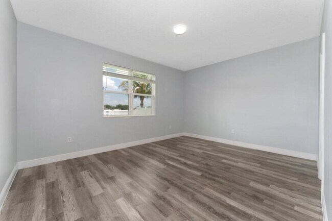 Building Photo - 12845 Sawgrass Pine Cir