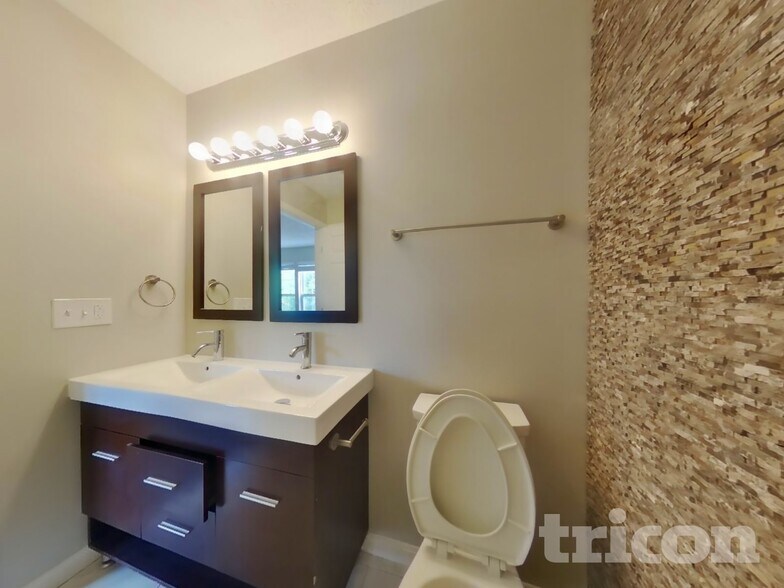 Building Photo - 2029 S Anvil Ln