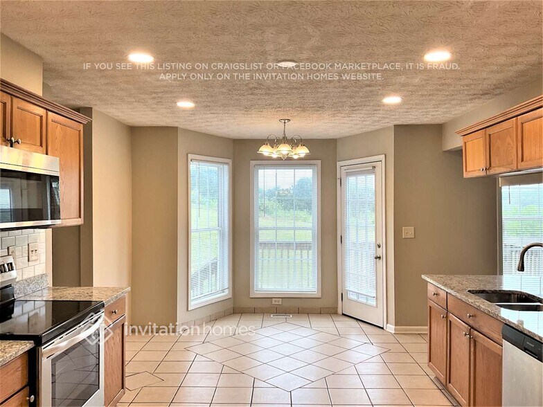 Building Photo - 635 Madison Chase Dr