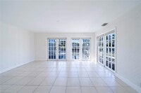 Building Photo - 4916 Viceroy St