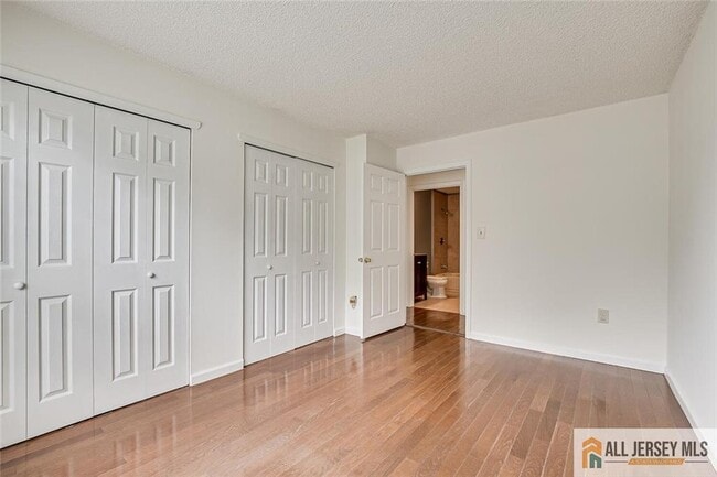 Building Photo - 298 Wimbeldon Ct