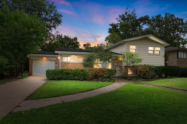Building Photo - 146 Millbrook Ln