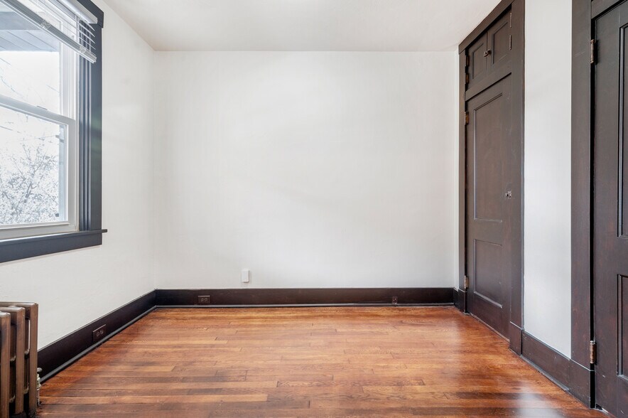 Building Photo - 227 45th St