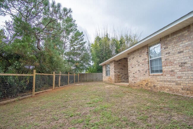 Building Photo - New Home for the Holidays – 4BR/2BA Near N...