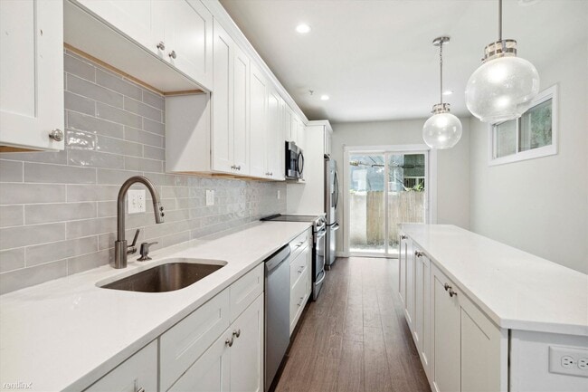 Building Photo - 5 br, 5 bath House - 1826 W Montgomery Ave