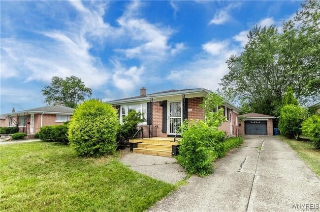 Primary Photo - 130 Alberta Dr