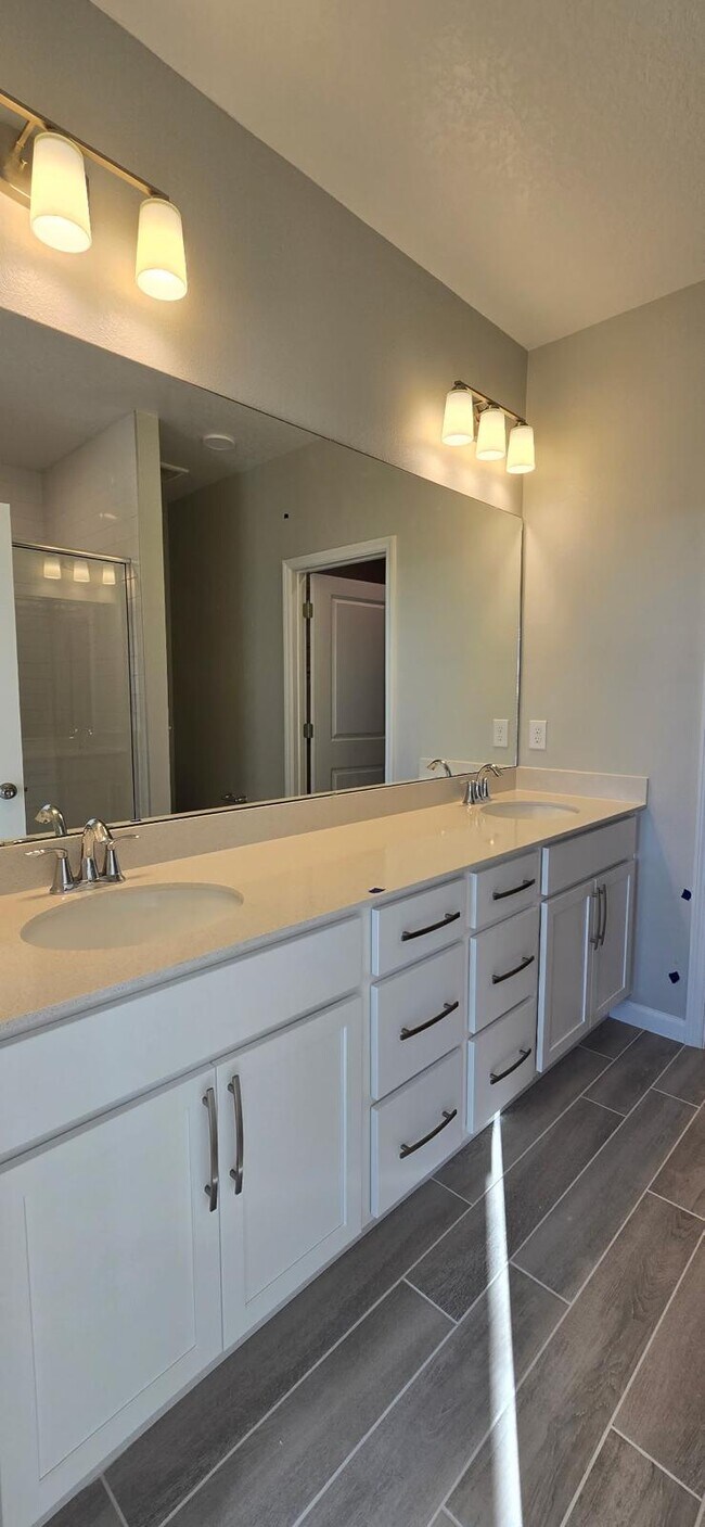 Building Photo - 1359 Mount Royal Dr