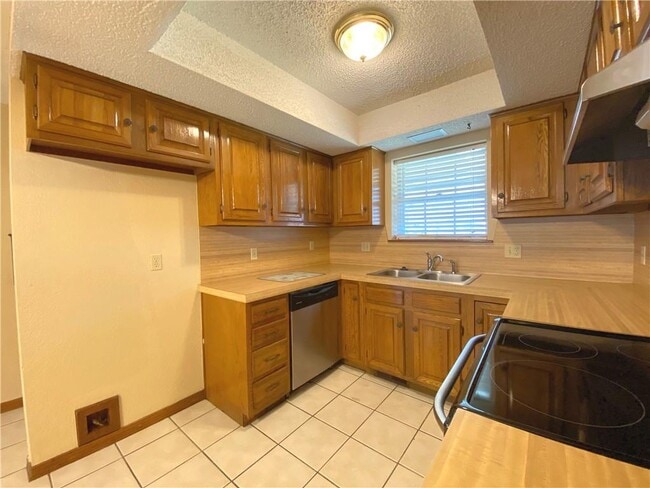Building Photo - 3620 Wynn Cir