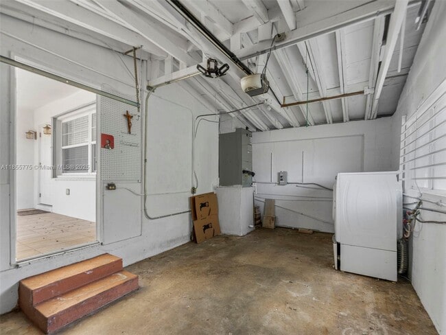 Building Photo - 4850 SW 5th Terrace