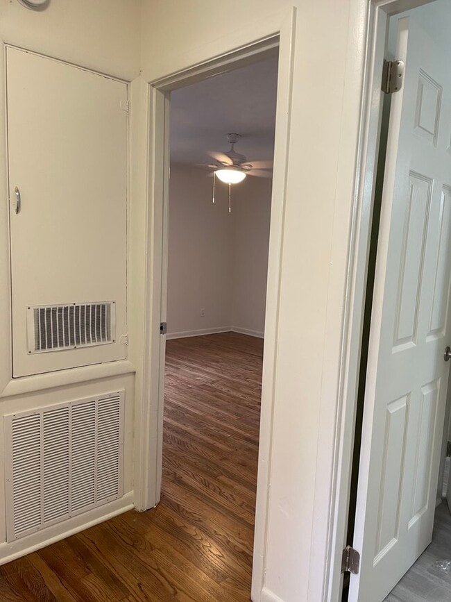 Building Photo - Cute and Newly Renovated Brick One Level Home in Auburn