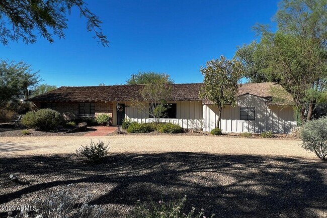 Primary Photo - 4327 E Rancho Dr