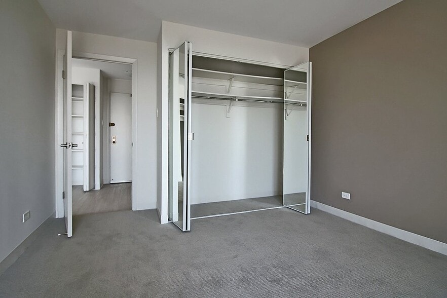 Building Photo - 900 S Ashland Ave