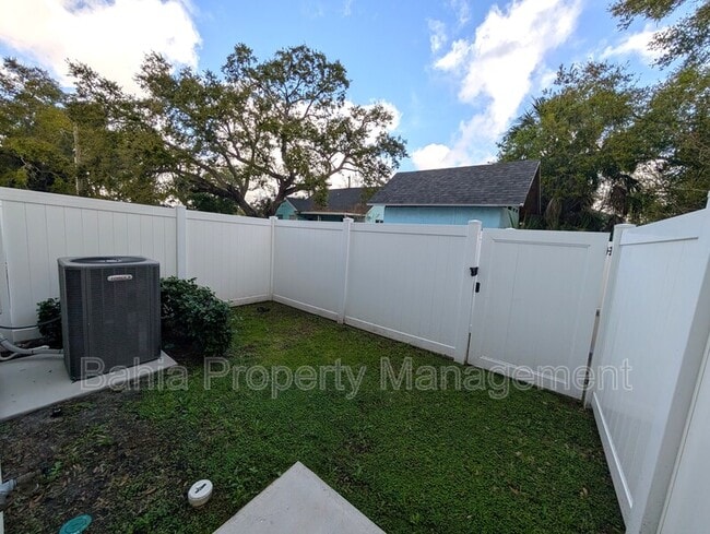 Building Photo - 2108 E 22nd Ave.