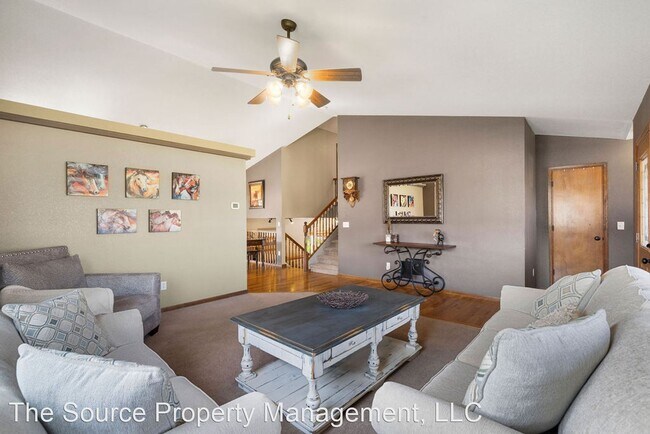 Building Photo - 3 br, 2 bath House - 4403 Cushing Dr