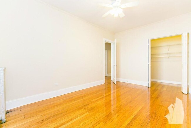 Building Photo - 2 bedroom in Chicago IL 60613