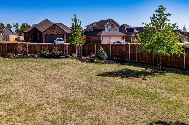 Building Photo - Stunning Corner Lot