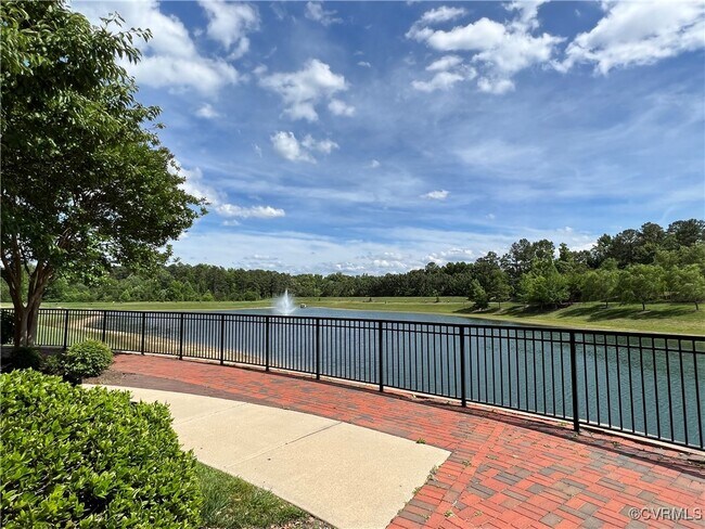 Building Photo - 3924 Village Townes Walk