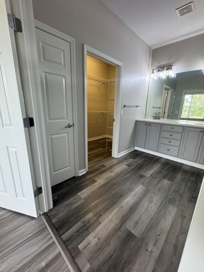 Building Photo - 6984 SW 94th Ct