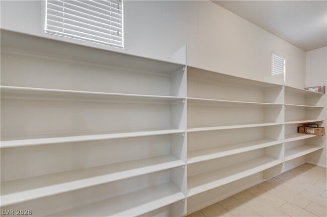 Building Photo - 6637 Cliff Shore Ct