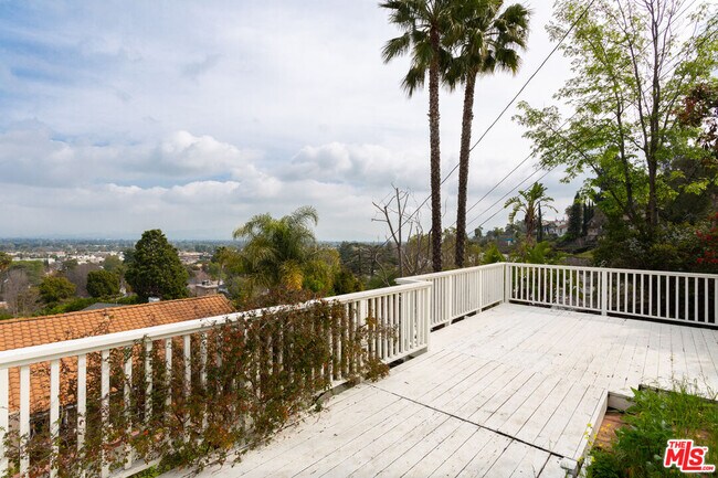 Building Photo - 13902 Valley Vista Blvd