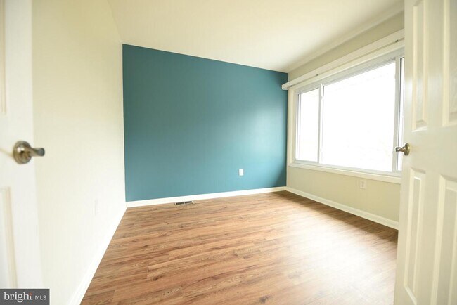 Building Photo - 111 Biscayne Ct