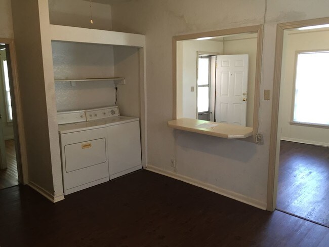 Building Photo - 3304 Garfield St