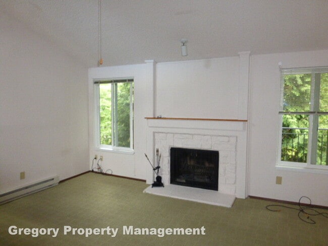 Building Photo - 12621 NE 130th Way