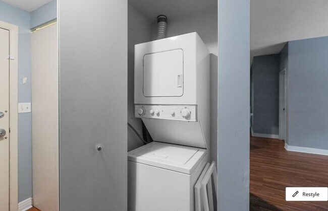 Building Photo - 2 bedroom in Chicago IL Chicago