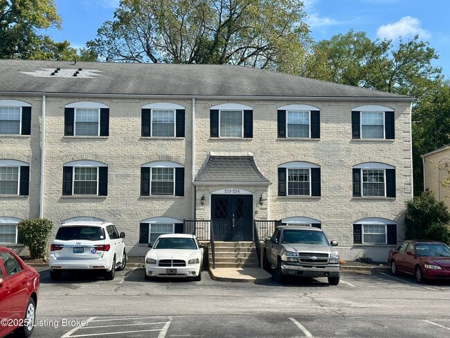 Building Photo - 219 Middletown Square