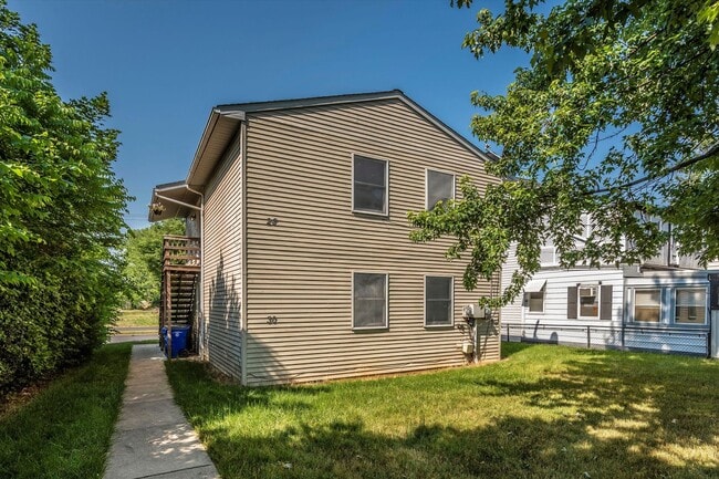 Building Photo - Open House Sun 12.7 from 10:15 to 11:15 AM