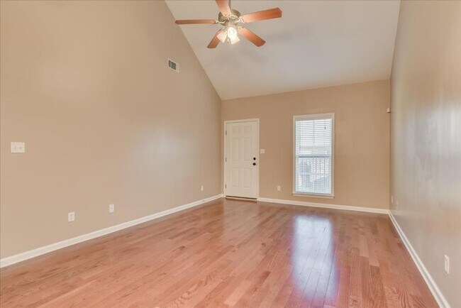 Building Photo - 140 Grove Landing Ct