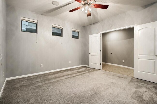 Building Photo - 1115 Kinney Ave