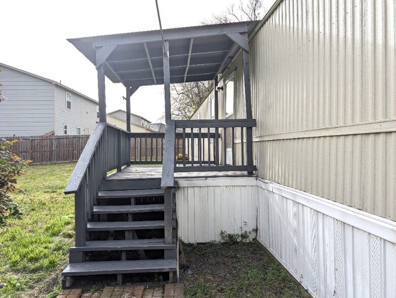 Building Photo - 13314 Pecan Tree Dr