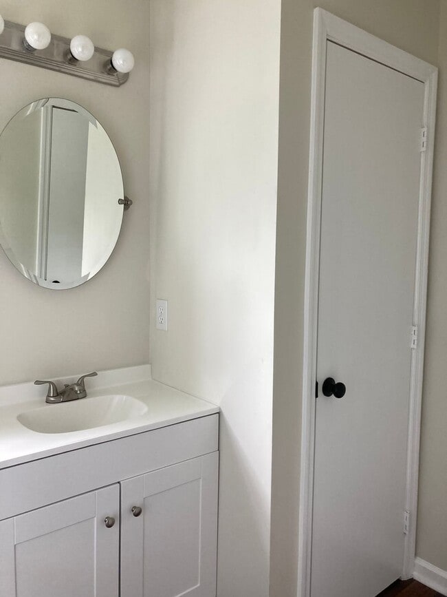 Building Photo - All new interior and exterior! Move in ready!