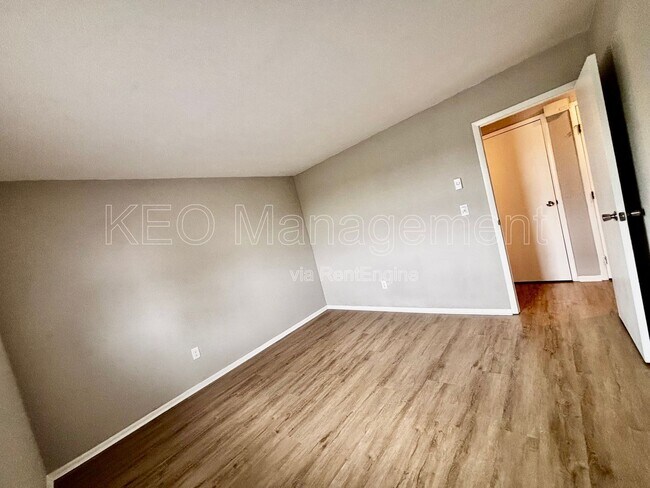 Building Photo - 1257 Sanlor Ave