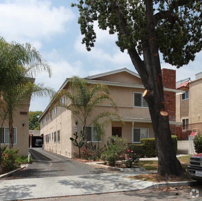 Building Photo - 1141 Irving Ave