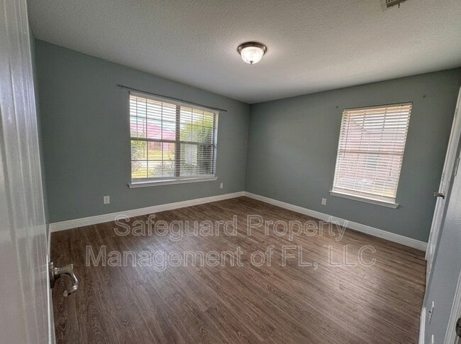Building Photo - 9615 Laramie Dr