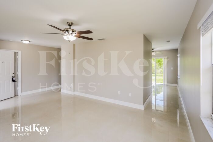 Building Photo - 16905 SW 106th Ct