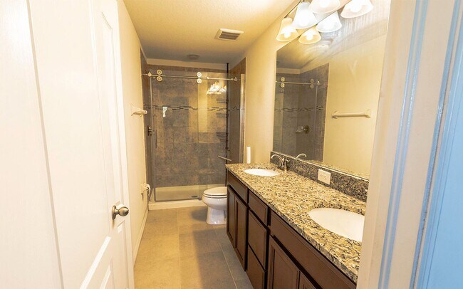 Building Photo - 5179 Bay Isle Cir