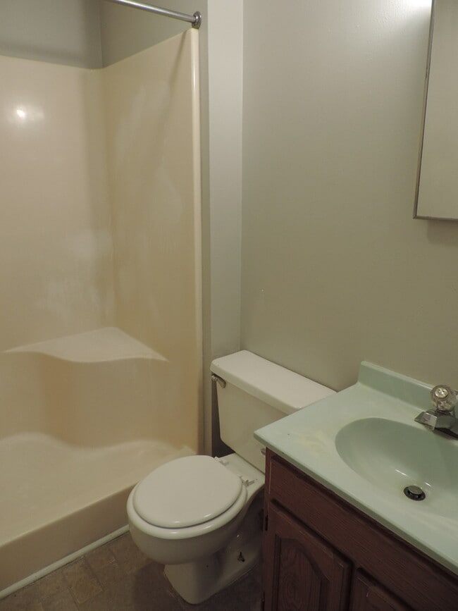 Building Photo - 4bd Lower Unit In Duplex Right Off New Market And Close To ASU