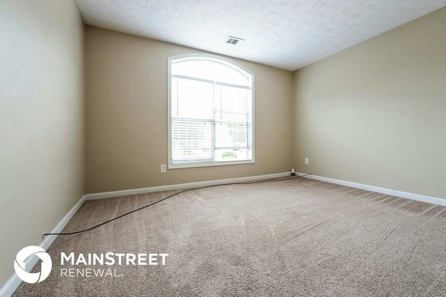 Building Photo - 10576 Day Lily Dr