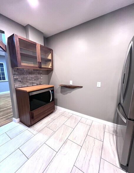 Building Photo - 3547 E Green St