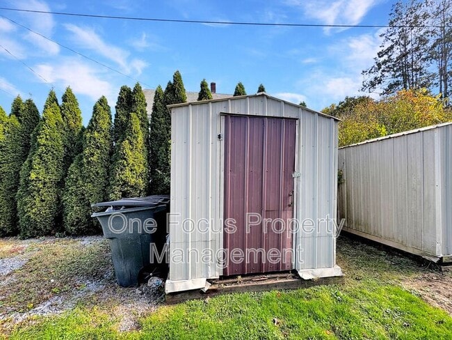 Building Photo - 1314 Dewey Ave