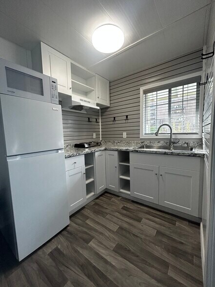 Building Photo - 30161 Westbrook Dr